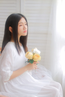 瞒着老公加班的HR